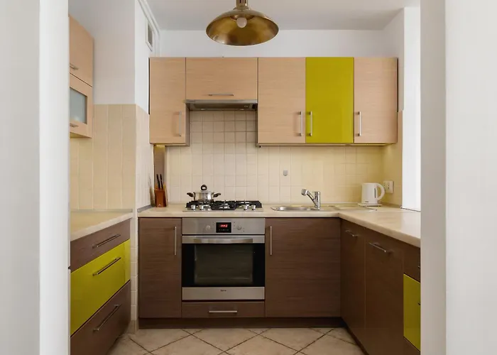 Close To Railway Station On The 7th Floor In By Renters * Katovice