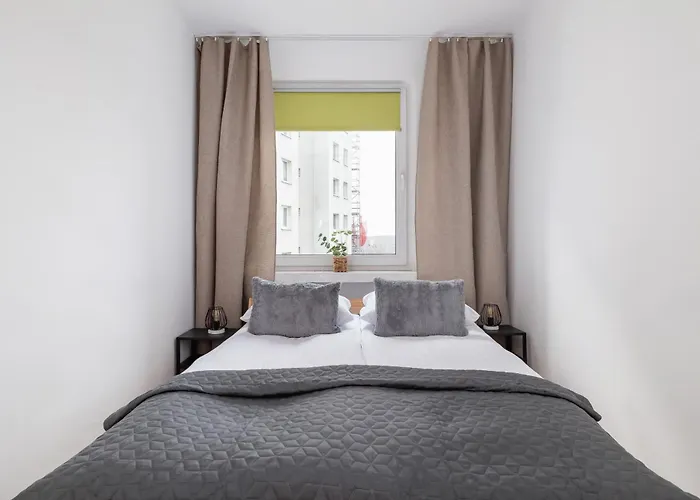 Close To Railway Station On The 7th Floor In By Renters Apartmán *