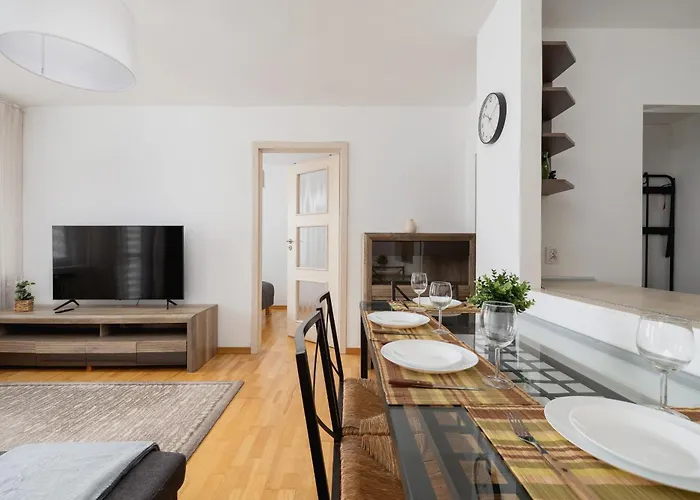 Apartmán Close To Railway Station On The 7th Floor In By Renters